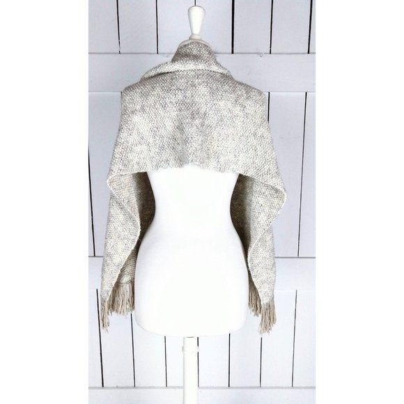 Vintage ivory chunky crochet knit fringe pocket shawl scarf/knit fringe tassel - Picture 3 of 4